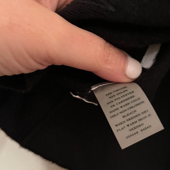 Ann Taylor Short-Sleeve Button Front V-Neck Cardigan / Size Small - Picture 8 of 10